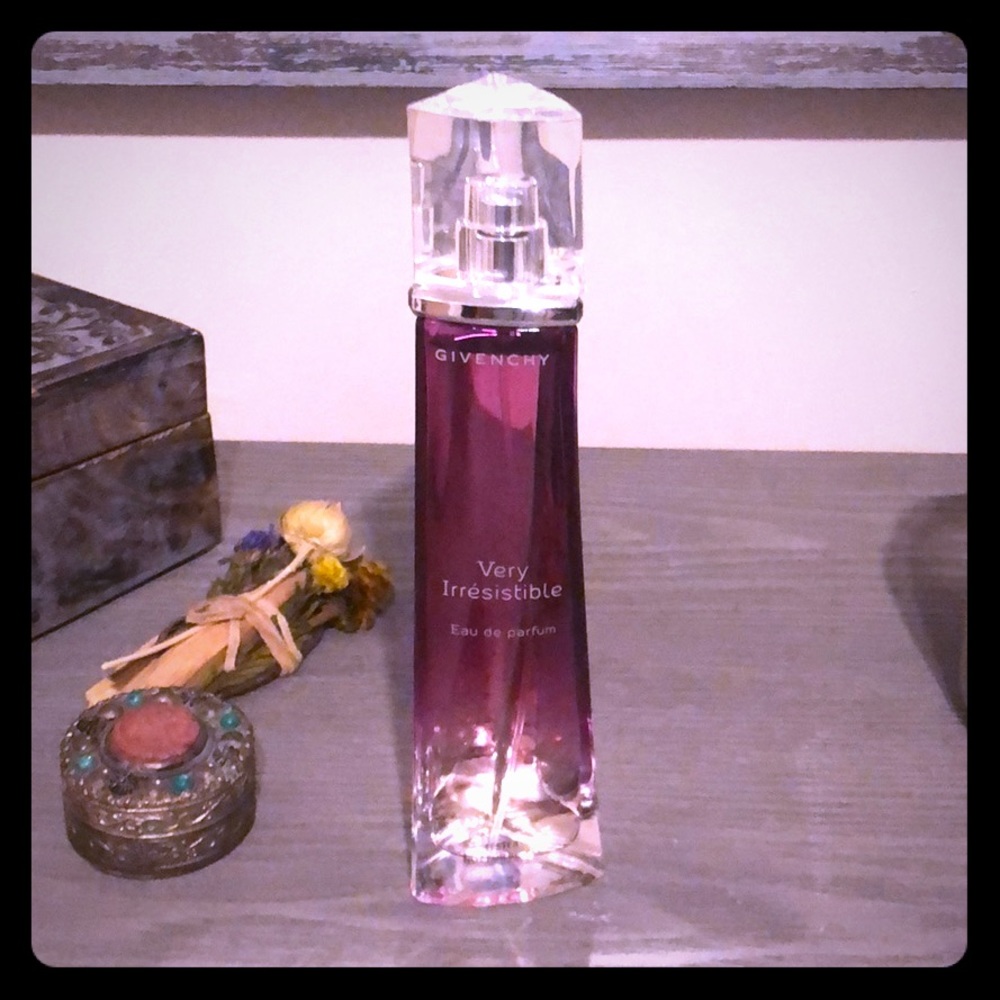 Givenchy - very irresistible